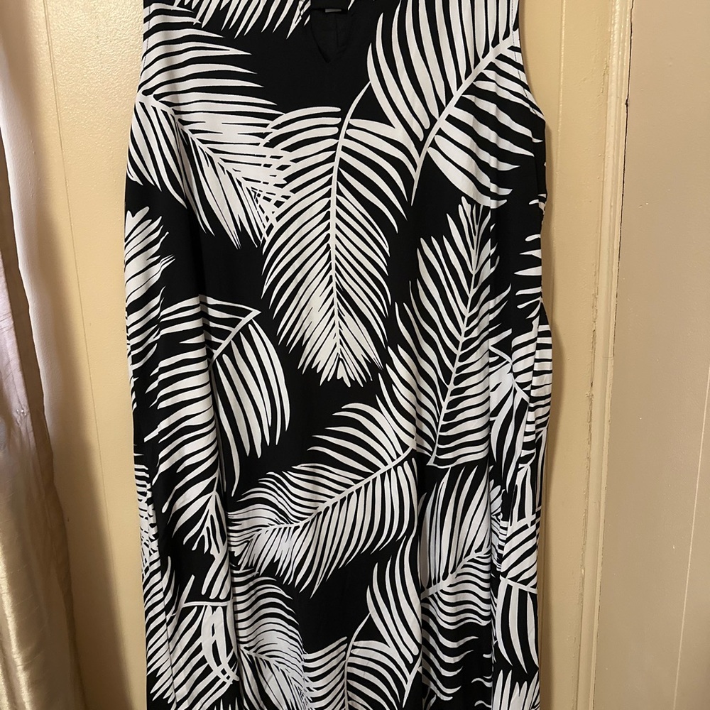 Catherines Black and White Leaf Print Skirt